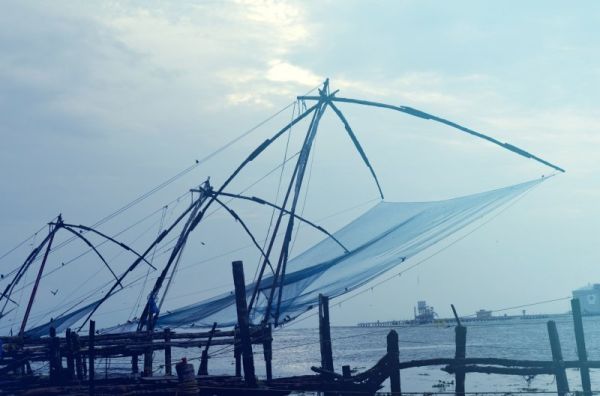 Chinese_fishing_nets_hires
